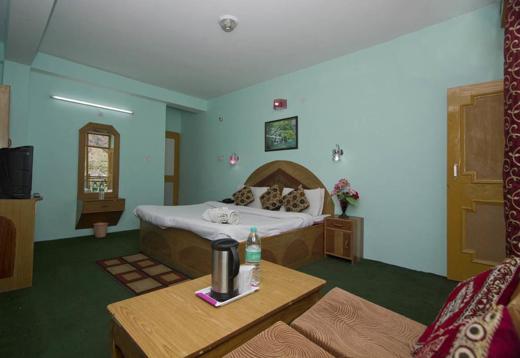 Hotel Ocean Inn Manāli Habitación foto